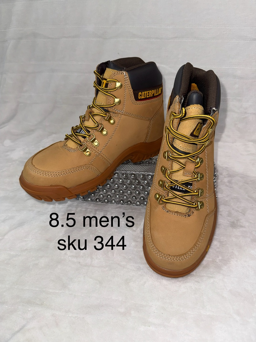 Safety Steel Toe Caterpillar Tan leather Men 8.5, Women’s 9.5 Lace-Up Work Boots